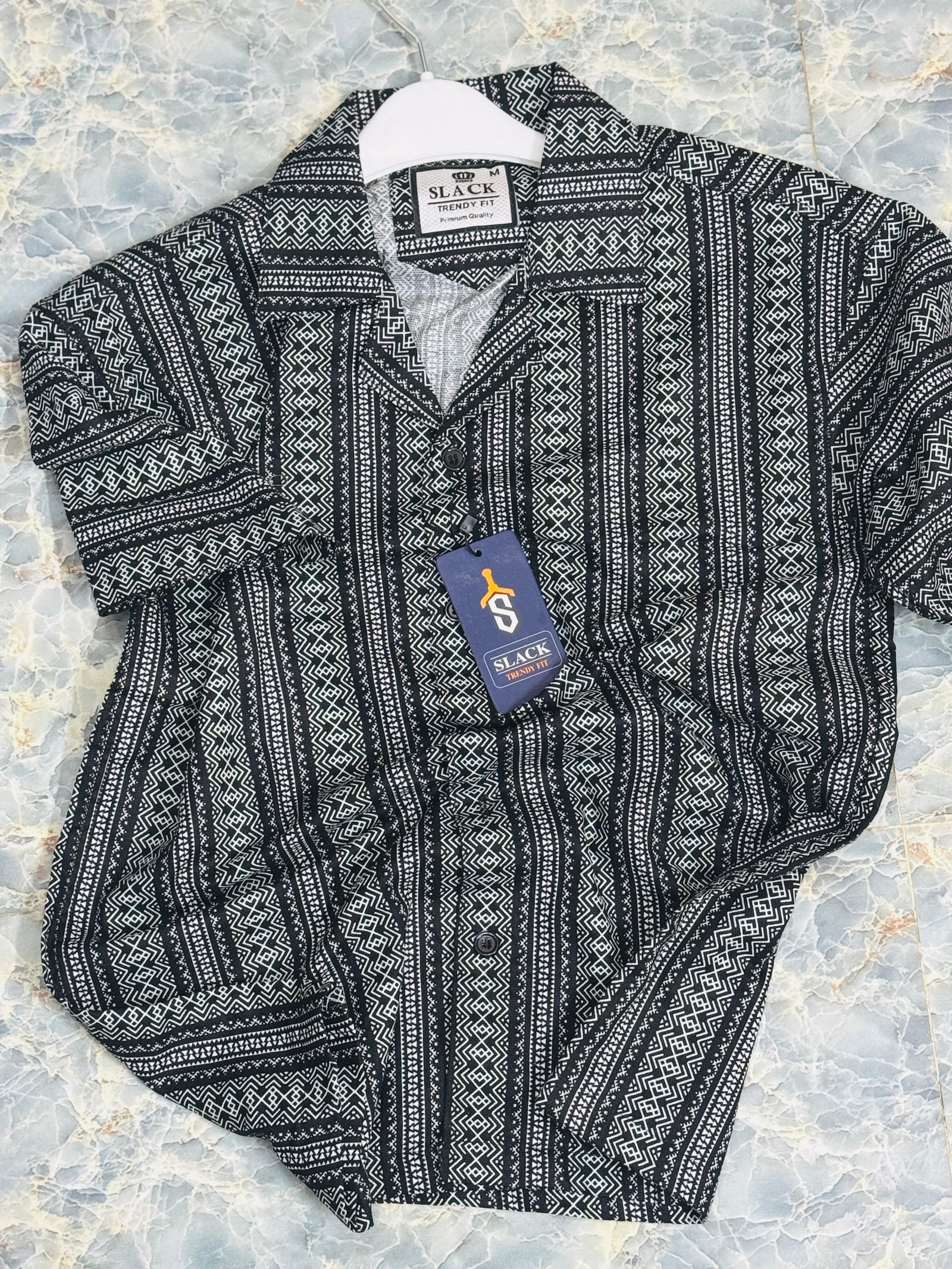 SLACK হাফ স্লিভ ট্রেন্ডি শার্ট-P0237