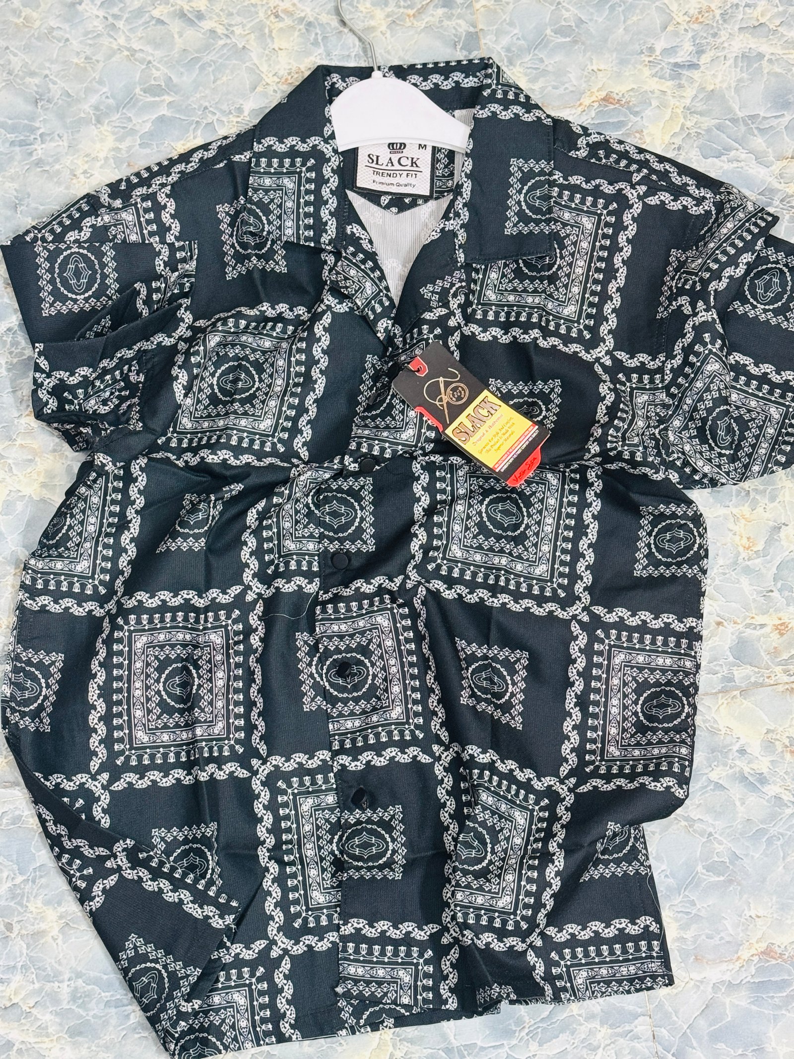 SLACK হাফ স্লিভ ট্রেন্ডি শার্ট-P0238