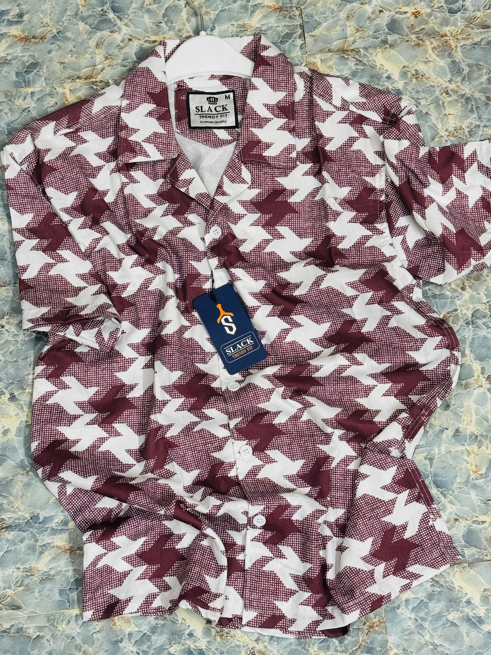 SLACK হাফ স্লিভ ট্রেন্ডি শার্ট-P0250